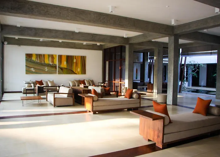 Goldi Sands